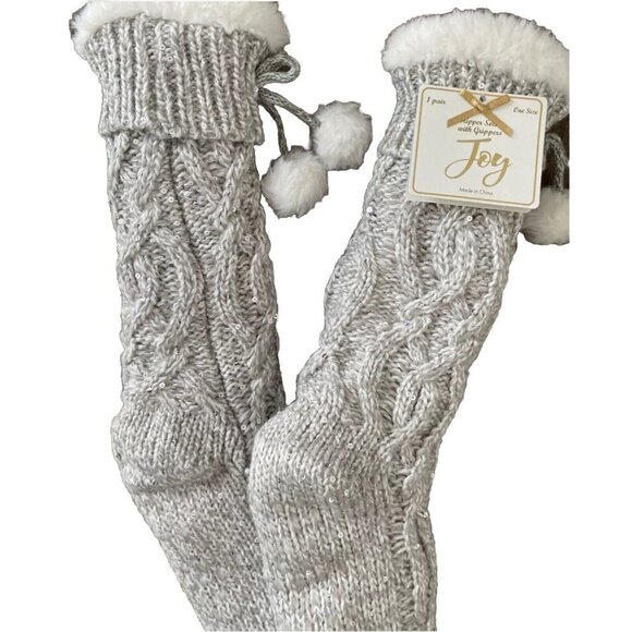 Joy Slipper Socks Grippers Gray Cable Knit Fur Lined Pom Poms One Size 5-10 - Picture 2 of 5